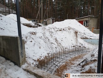 Строительство ограждения и подпорных стен на объекте в Криничном